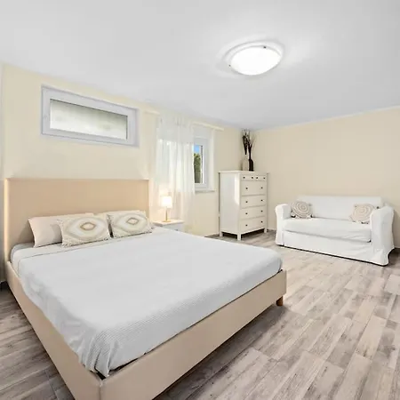Valkane Apartment